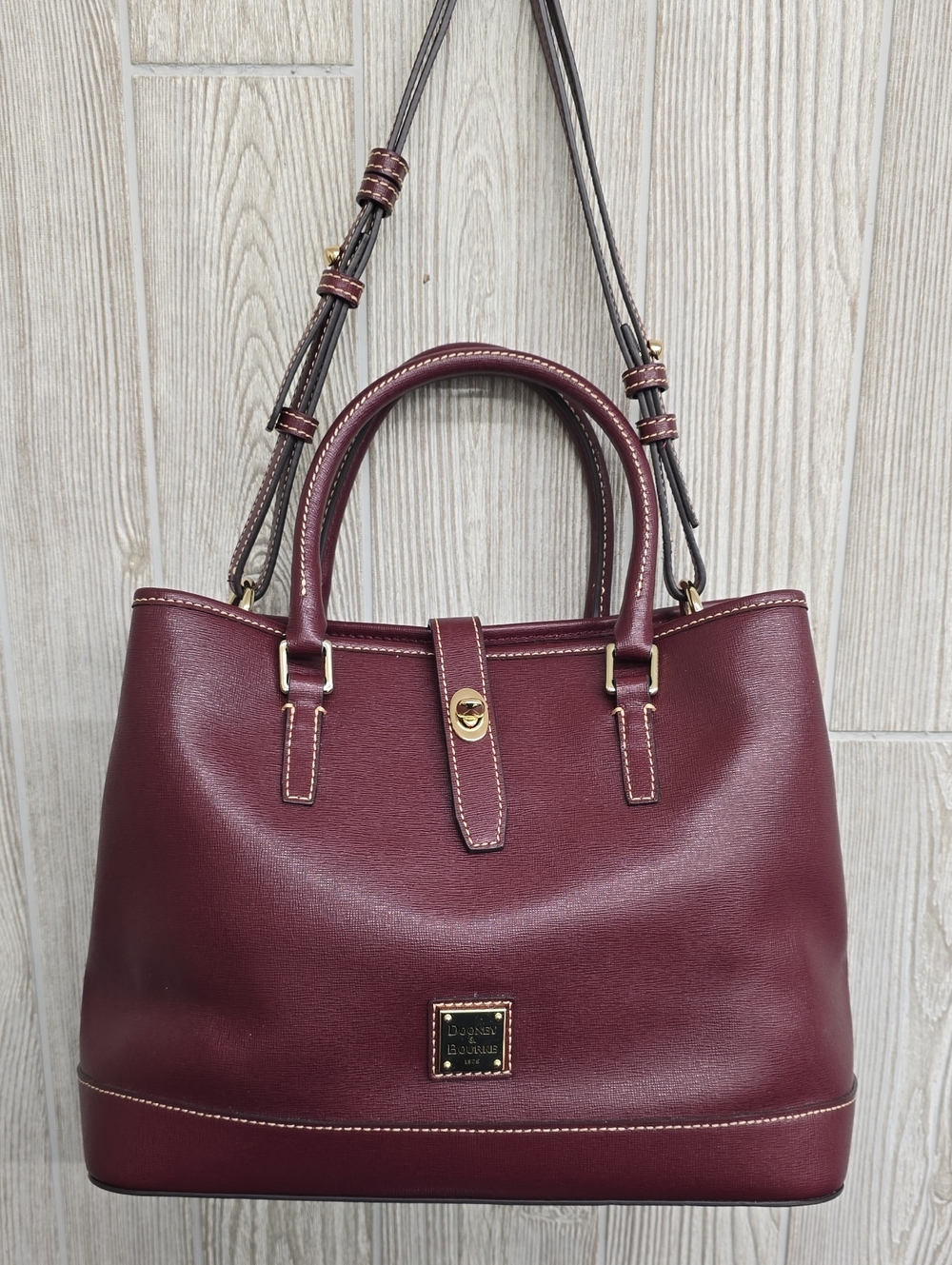 Dooney & Bourke Satchel/Shoulderbag
